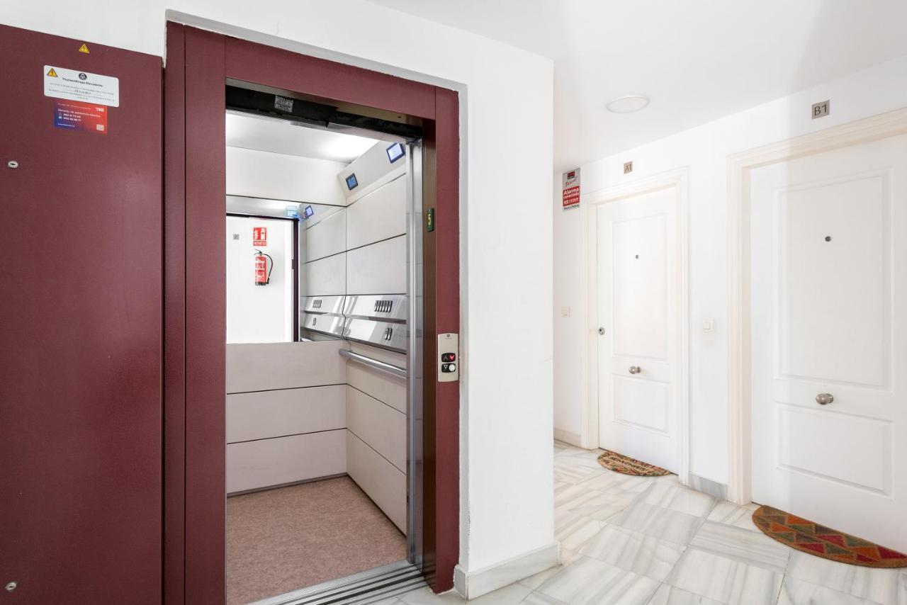 Carmen Estacion Apartment Малага Екстериор снимка